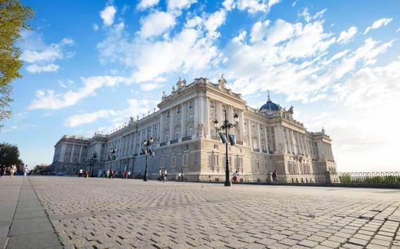 Madrid: Tour guidato monolingue del Palazzo Reale