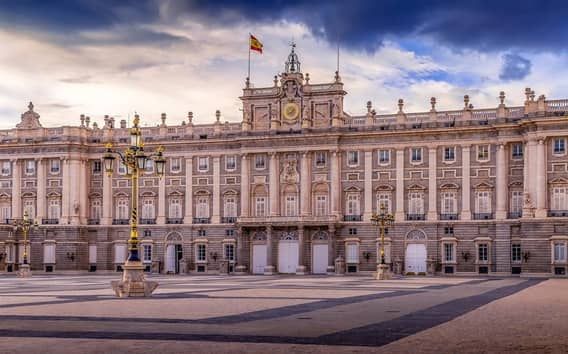 Madrid: Visita guiada sin esperas al Palacio Real